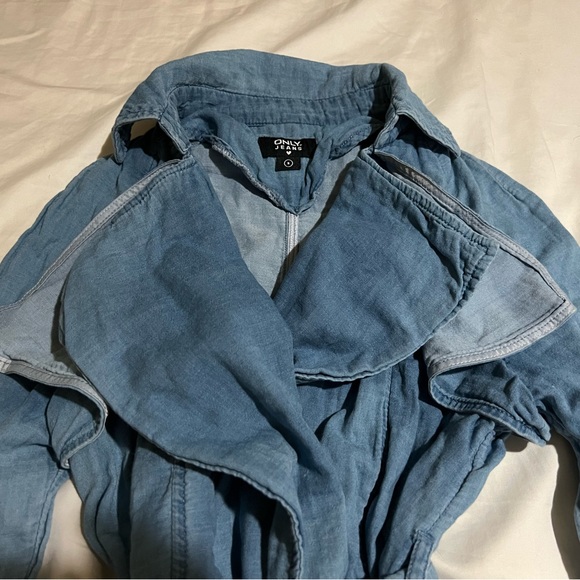 Jacket - Picture 3 of 4